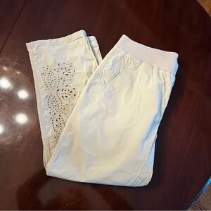 Chico’s Casual Pull On Eyelet Hem Crop - Pale Stucco - 12/Large (Chico’s Size 2)